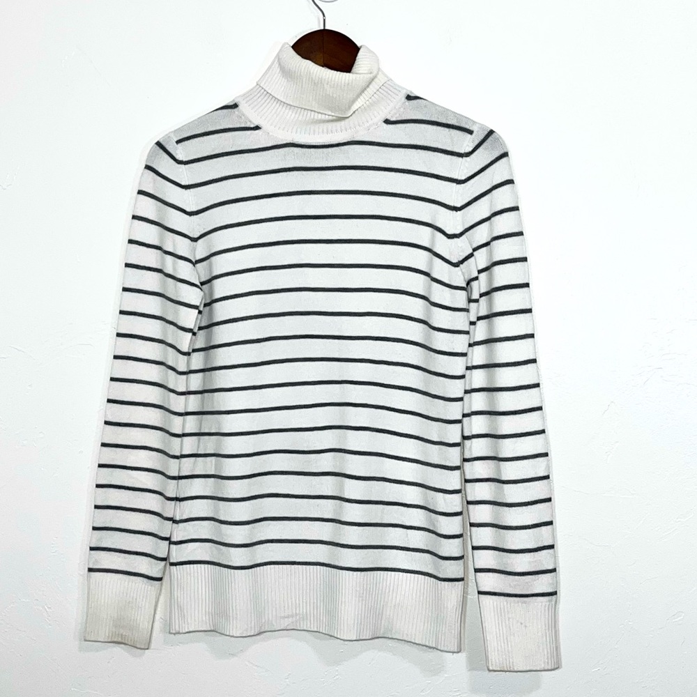 French Connection White Gray Striped Knit Turtleneck Sweater